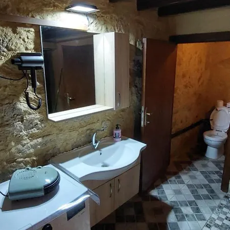 Stone Mansion Шале *