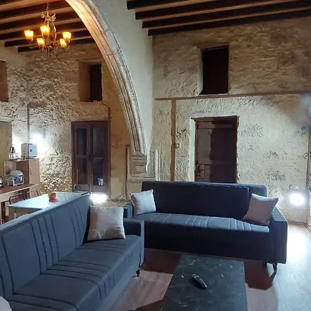 Stone Mansion Шале *